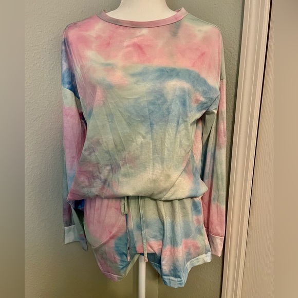 Romantichut | Pastel Tie-Dye Long-Sleeve & Drawstring Pocket Shorts - Women S - Picture 3 of 6